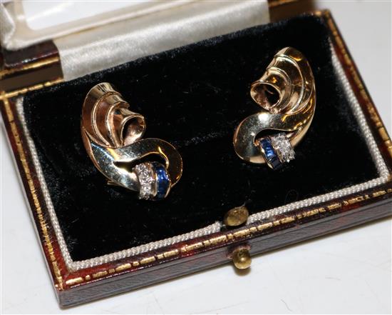 Pair diamond earrings(-)